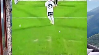 Niatnya mau jadi hero…
