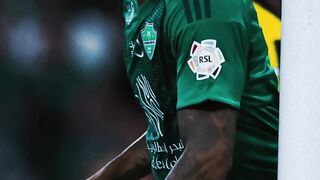 IVAN TONEY BUKTIKAN UANG BUKAN AKHIR KARIER! ????????