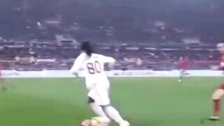 Ronaldinho Gaúcho tidak datang ke Milan untuk sekadar mengakhiri karier