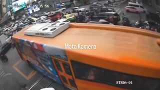 Delapan orang tewas