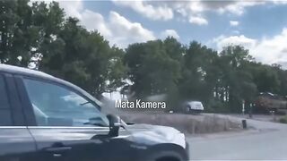 Momen Mengerikan Saat Kereta Menabrak