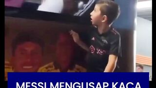 ???????? Bagaimana mungkin orang-orang bisa membenci pria seperti ini