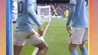Momen Lucu Haaland & Grealish Mengulur
