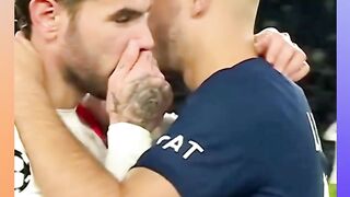 Dua Bersaudara, Satu Mimpi: Hadiah Terindah untuk Ibu! ????????⚽