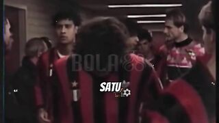 Satu striker yang selalu menghantui Maldini! ????