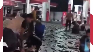 HEBOH! Ribuan Lele Tumpah di SPBU Cokro Klaten, Bikin Macet & Operasional Lumpuh