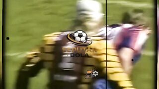 Kenapa sebagian kiper suka pake topi? ???? 3