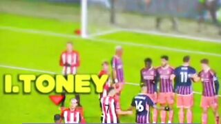Tendangan Bebas Yang Terasa Curang Tapi Cerdas Dari Toney ????????