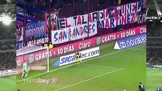 Detik-detik titik penalti disabotase pemain! ???????? Kok bisa lolos dari wasit ya?
