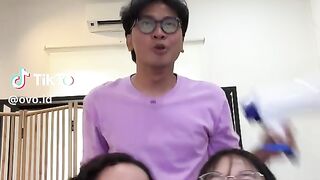 Apakah ovo punya wa 2