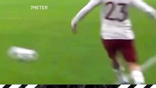 runo Fernandes bermain dengan sepenuh hati. 3