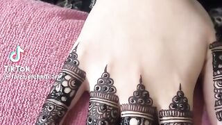 Latest Fingers Mehndi Design