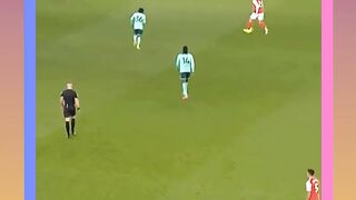 Momen Perpisahan Emosional Mo Salah & Andy Robertson di Liverpool