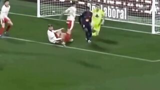 Joan Garcia telah membangun reputasi sebagai penjaga gol yang sangat baik