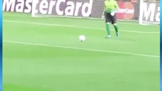 Betapa menyatunya Camp Nou dan Messi