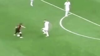 , magic kayak gini bisa kita lihat langsung di GBK bulan Agustus nanti saat AC Milan vs Chelsea digelar di Jakarta