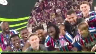 "Rayo Vallecano Tumbang! Crystal Palace Resmi Angkat Trofi Eropa Perdana Mereka!"