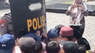 simulasi dulu ya dek