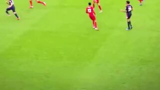 Jenis penyelamatan yang suaranya lebih nyaring daripada gol.????