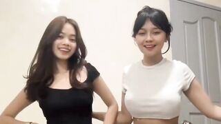 mau yang hitam atau putih