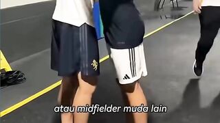 Gelandang Kelahiran 2010 dengan Akurasi Passing 100% di UCL! ????????