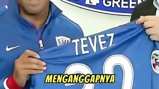 Jangan buru-buru menghakimi! ❌ Dibalik keputusan kontroversial Carlos Tevez