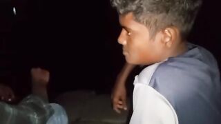 খালি কন্ঠে গান