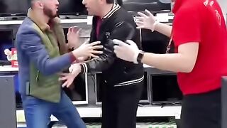 Отец и сын покупают телевизор приколы arni_marat