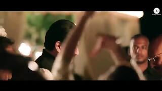 Amazing Aao Raja  Gabbar Is Back  Chitrangada Singh  Yo Yo Honey Singh Neha Kakkar