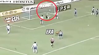 Gol roberto carlos yang mustahil dijelaskan!????