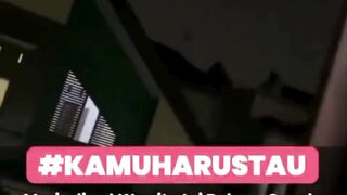 kuntilanak di depan rumah