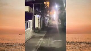 Untung gak di kasikh faham sama warga sekitar