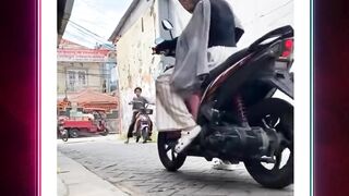 Untung ada ban motor ????????????