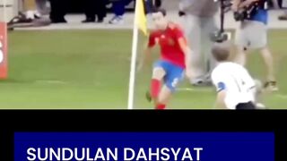 ???????? Sundulan Carles Puyol pada menit ke-73 2
