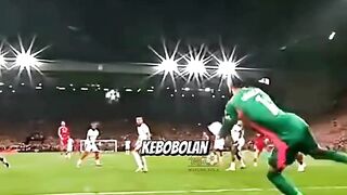 Kebobolan 4 gol tapi dapet rating 9,9 !????