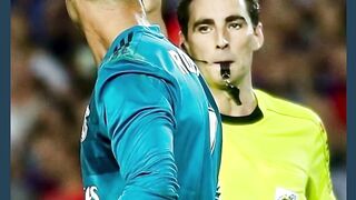 Ternyata begini sejarah terciptanya kartu merah di sepak bola