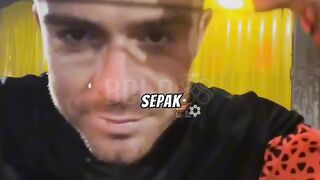 Aksesoris IKONIK yang melekat pada pemain sepak bola!????