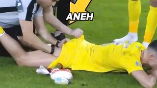 Kebiasaan Aneh CR7 Sebelum Masuk Lapangan