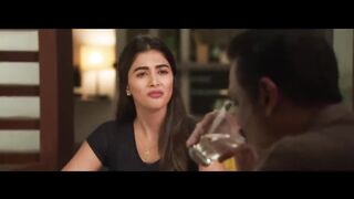 Jr NTR ने Phone पर ही Bala Reddy की फाड़ दी - Aravind Sametha - Jr NTR, Pooja Hegde