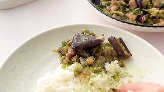 Menu Simpel Boros Nasi: Gumi Asin Terong Cabe Ijo Khas Rumahan