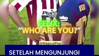 Félix tertangkap kamera sedang menatap barisan trofi Ballon d'Or milik sang legenda