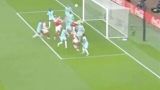 Burnley hanya memiliki satu pekerjaan ????