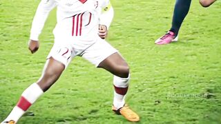 Senyum Zlatan Ibrahimović itu sudah menjelaskan segalanya. 2