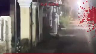 Detik-Detik Sosok Putih Berdiri Misterius di Gang Sepi Tengah Malam!