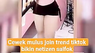 Link Video Bokep sentar madura naked 1 vs 3