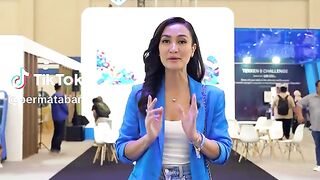Layanan Pelanggan melalui Telepon, E-mail dan Media Sosial 2