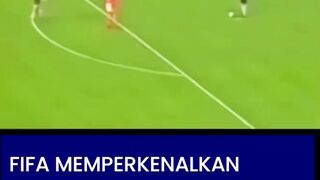Schmeichel akan menunggu tekanan dari penyerang lawan sebelum akhirnya memungut bola dengan tangannya