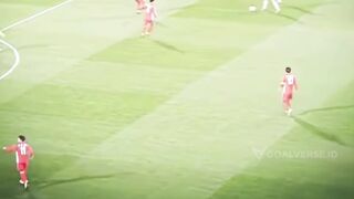 Bagaimana Maicon bisa membelokkan bola dari sudut seperti itu? Sampai sekarang rasanya masih tidak masuk akal. 3
