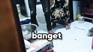 ngeri banget, maling kepergok, sandera pemilik rumah