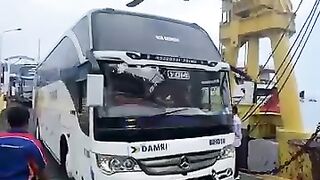 Nomor Resmi Traveloka